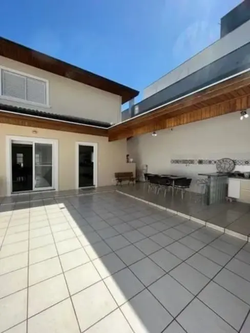 Foto 3 de Casa com 4 quartos à venda, 256m2 em Sao Jose Dos Campos - SP