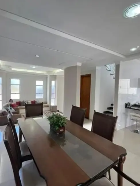 Foto 6 de Casa com 4 quartos à venda, 256m2 em Sao Jose Dos Campos - SP