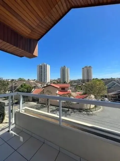 Foto 2 de Casa com 4 quartos à venda, 256m2 em Sao Jose Dos Campos - SP