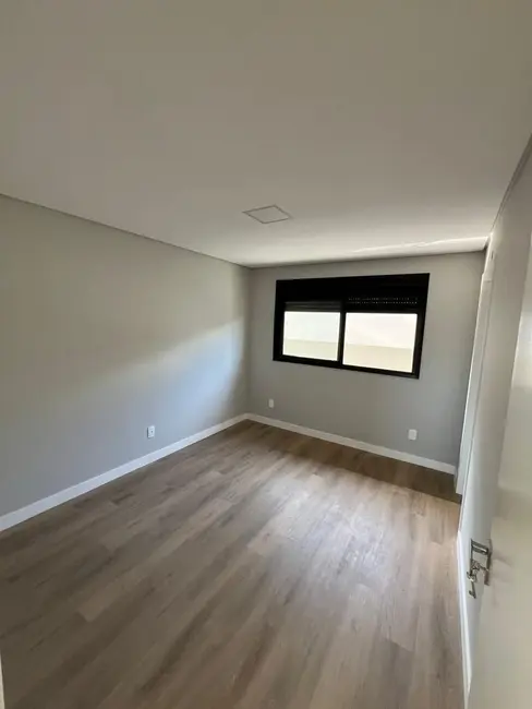 Sobrado com 3 quartos à venda, 247m2 em Sao Jose Dos Campos - SP - imagem 9 Foto 9 de Sobrado com 3 quartos à venda, 247m2 em Sao Jose Dos Campos - SP