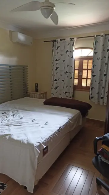 Chácara com 6 quartos à venda, 550m2 em Centro, Paraibuna - SP - imagem 6 Foto 6 de Chácara com 6 quartos à venda, 550m2 em Centro, Paraibuna - SP