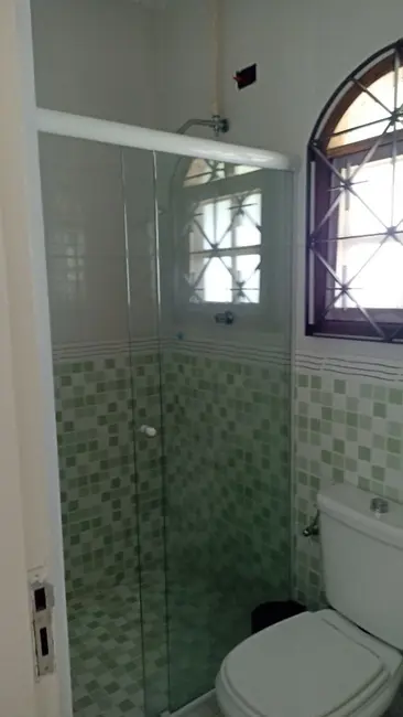 Chácara com 6 quartos à venda, 550m2 em Centro, Paraibuna - SP - imagem 4 Foto 4 de Chácara com 6 quartos à venda, 550m2 em Centro, Paraibuna - SP