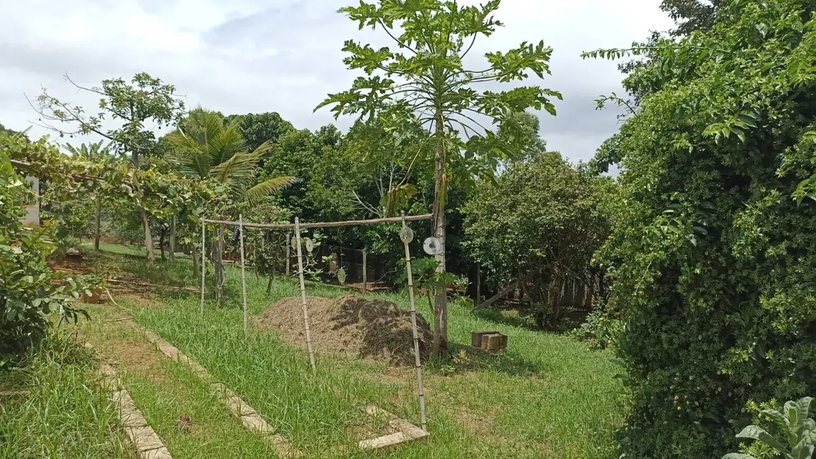 Chácara com 6 quartos à venda, 550m2 em Centro, Paraibuna - SP - imagem 3 Foto 3 de Chácara com 6 quartos à venda, 550m2 em Centro, Paraibuna - SP