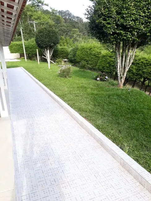Chácara com 3 quartos à venda, 500m2 em Centro, Paraibuna - SP - imagem 5 Foto 5 de Chácara com 3 quartos à venda, 500m2 em Centro, Paraibuna - SP