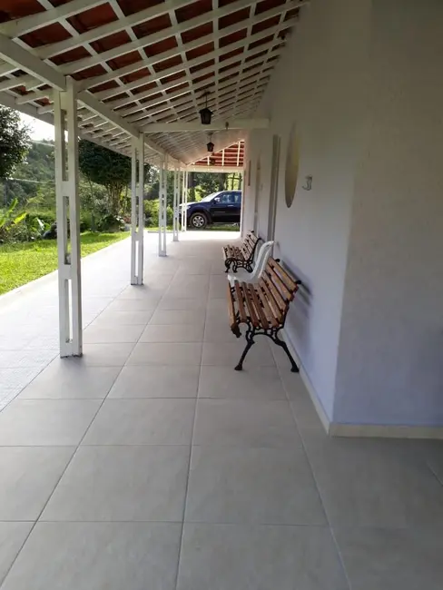 Chácara com 3 quartos à venda, 500m2 em Centro, Paraibuna - SP - imagem 8 Foto 8 de Chácara com 3 quartos à venda, 500m2 em Centro, Paraibuna - SP