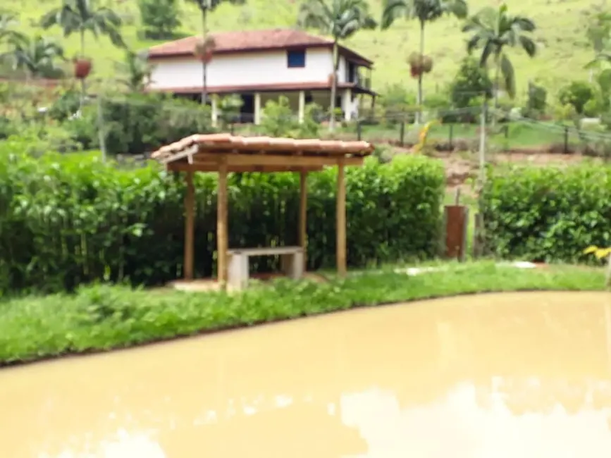 Chácara com 4 quartos à venda, 600m2 em Sao Jose Dos Campos - SP - imagem 4 Foto 4 de Chácara com 4 quartos à venda, 600m2 em Sao Jose Dos Campos - SP