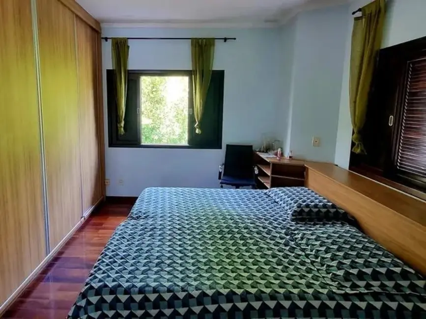 Sobrado com 5 quartos à venda, 237m2 em Sao Jose Dos Campos - SP - imagem 6 Foto 6 de Sobrado com 5 quartos à venda, 237m2 em Sao Jose Dos Campos - SP