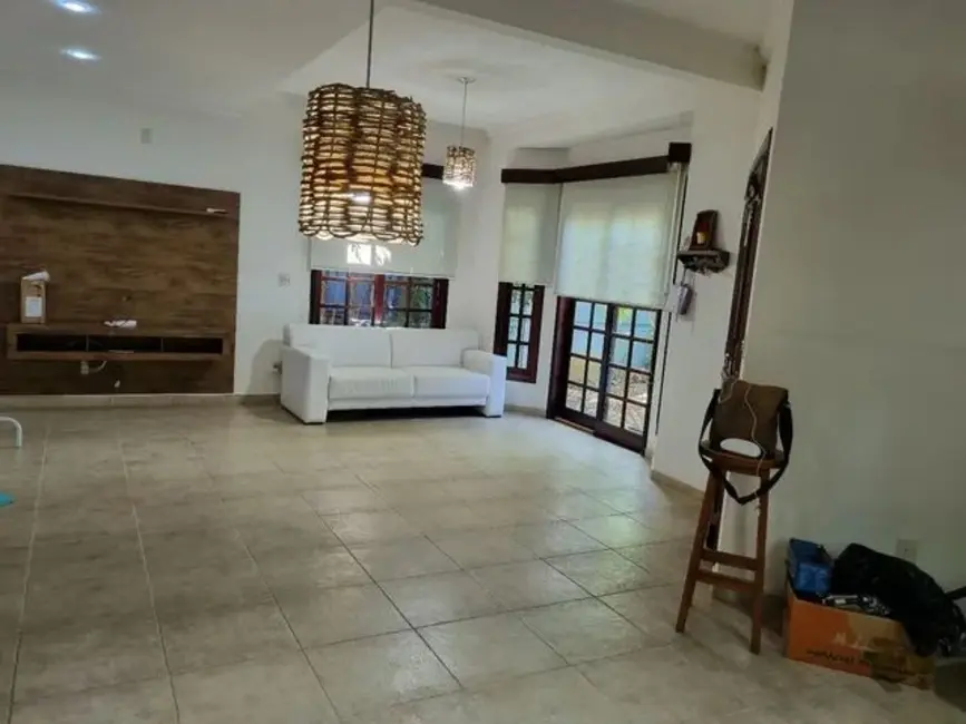 Sobrado com 5 quartos à venda, 237m2 em Sao Jose Dos Campos - SP - imagem 2 Foto 2 de Sobrado com 5 quartos à venda, 237m2 em Sao Jose Dos Campos - SP