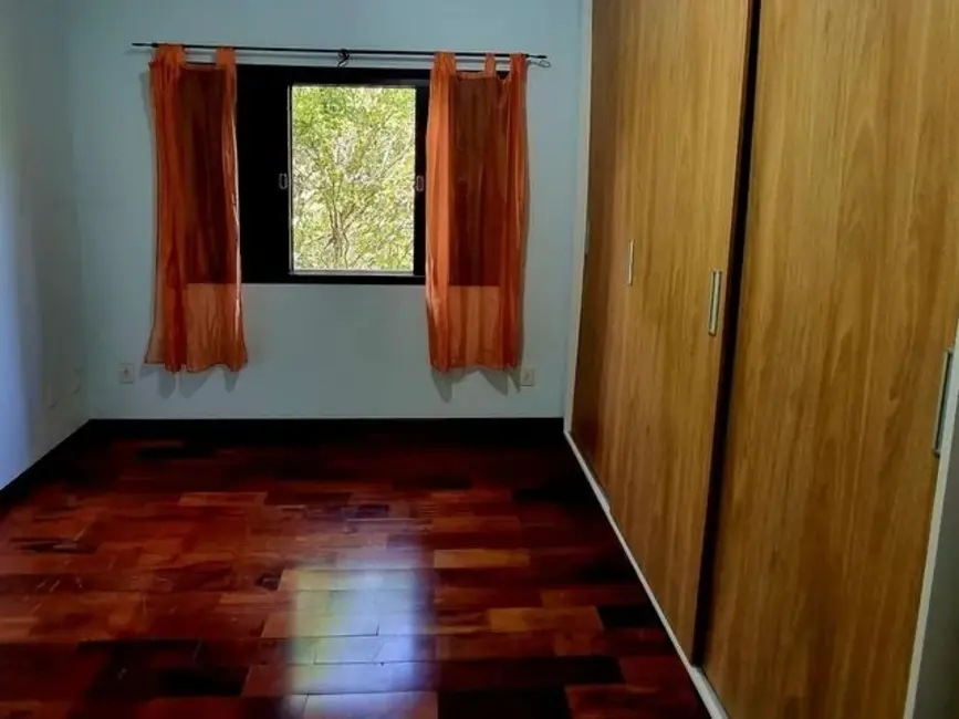 Sobrado com 5 quartos à venda, 237m2 em Sao Jose Dos Campos - SP - imagem 7 Foto 7 de Sobrado com 5 quartos à venda, 237m2 em Sao Jose Dos Campos - SP