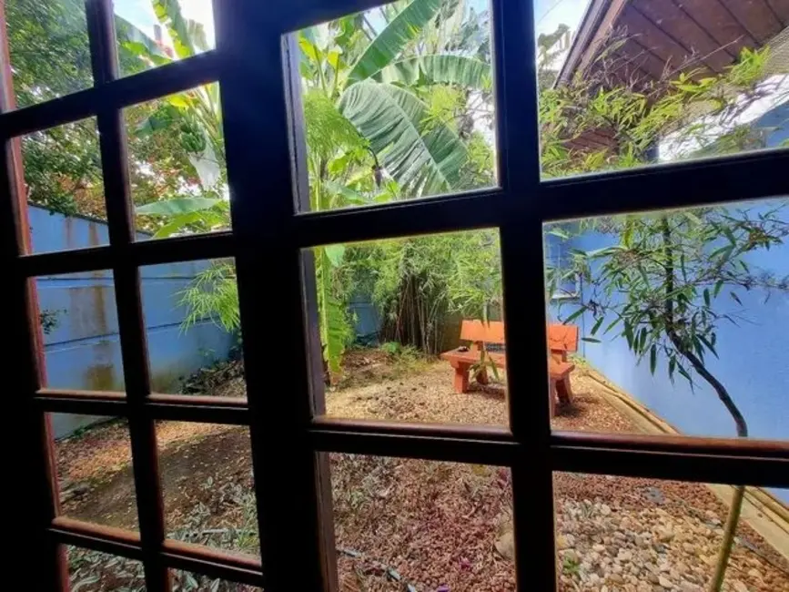 Sobrado com 5 quartos à venda, 237m2 em Sao Jose Dos Campos - SP - imagem 3 Foto 3 de Sobrado com 5 quartos à venda, 237m2 em Sao Jose Dos Campos - SP