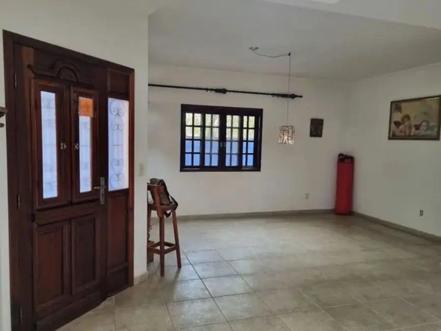 Sobrado com 5 quartos à venda, 237m2 em Sao Jose Dos Campos - SP - imagem 4 Foto 4 de Sobrado com 5 quartos à venda, 237m2 em Sao Jose Dos Campos - SP