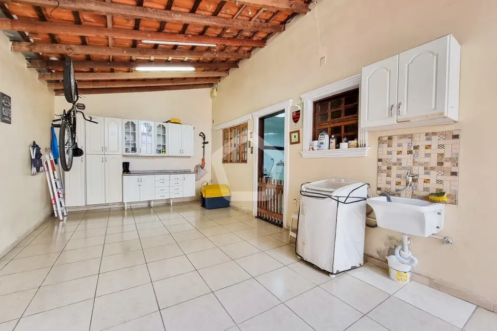 Foto 9 de Sobrado com 4 quartos à venda, 242m2 em Sao Jose Dos Campos - SP