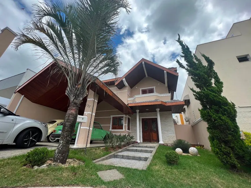 Sobrado com 3 quartos à venda, 254m2 em Sao Jose Dos Campos - SP - imagem 4 Foto 4 de Sobrado com 3 quartos à venda, 254m2 em Sao Jose Dos Campos - SP