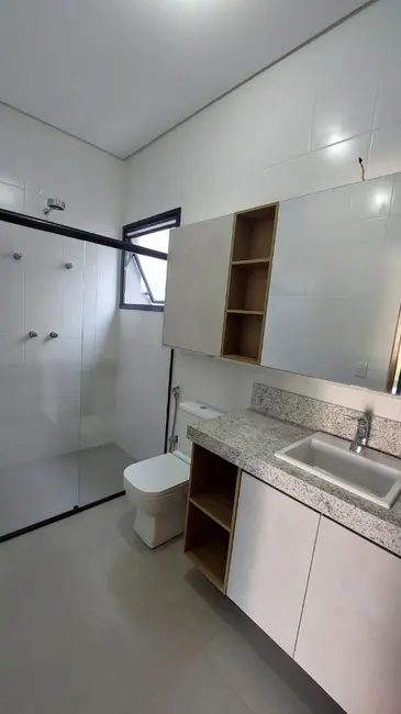 Chácara com 4 quartos à venda, 275m2 em Sao Jose Dos Campos - SP - imagem 3 Foto 3 de Chácara com 4 quartos à venda, 275m2 em Sao Jose Dos Campos - SP