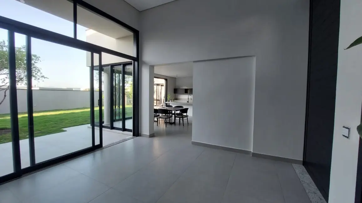 Chácara com 4 quartos à venda, 275m2 em Sao Jose Dos Campos - SP - imagem 5 Foto 5 de Chácara com 4 quartos à venda, 275m2 em Sao Jose Dos Campos - SP