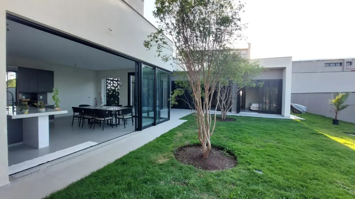 Chácara com 4 quartos à venda, 275m2 em Sao Jose Dos Campos - SP - imagem 9 Foto 9 de Chácara com 4 quartos à venda, 275m2 em Sao Jose Dos Campos - SP