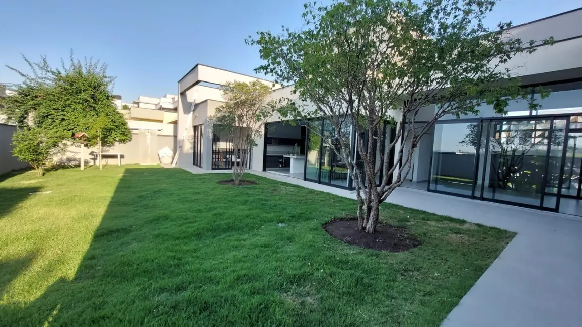 Chácara com 4 quartos à venda, 275m2 em Sao Jose Dos Campos - SP - imagem 2 Foto 2 de Chácara com 4 quartos à venda, 275m2 em Sao Jose Dos Campos - SP