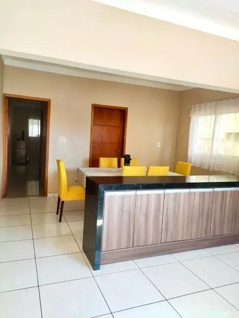 Sobrado com 3 quartos à venda, 128m2 em Sao Jose Dos Campos - SP - imagem 2 Foto 2 de Sobrado com 3 quartos à venda, 128m2 em Sao Jose Dos Campos - SP