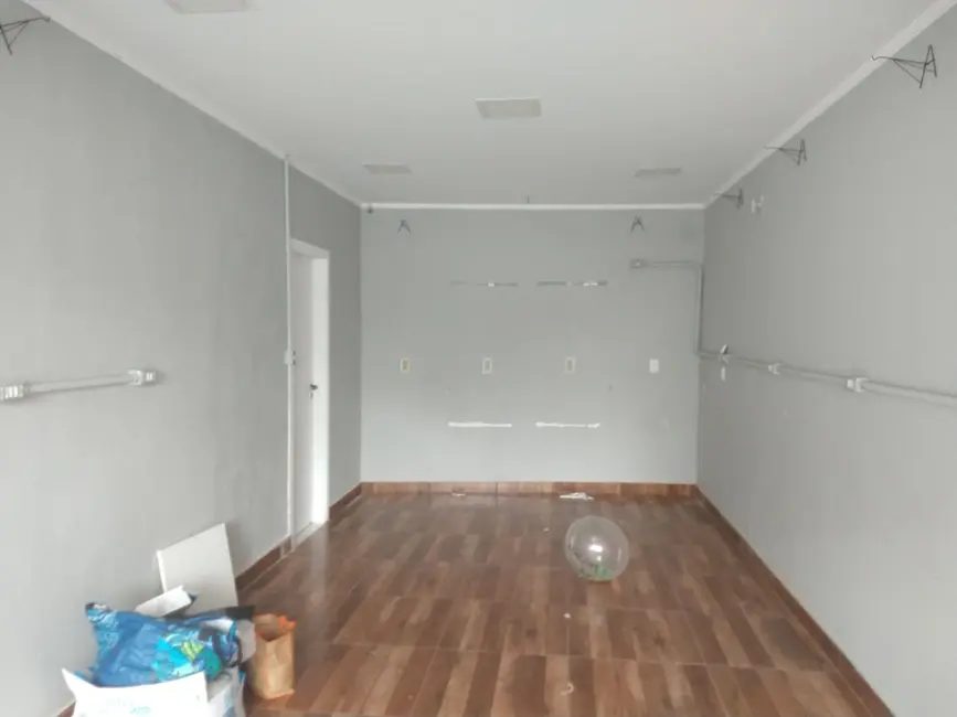 Foto 5 de Casa à venda e para alugar, 230m2 em Sao Jose Dos Campos - SP