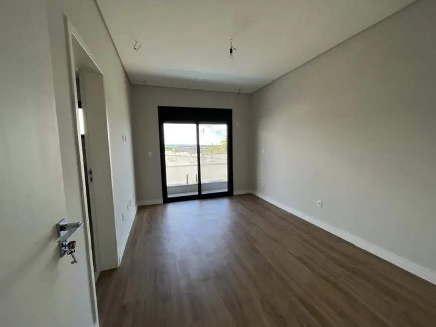 Foto 4 de Casa com 4 quartos à venda, 350m2 em Sao Jose Dos Campos - SP