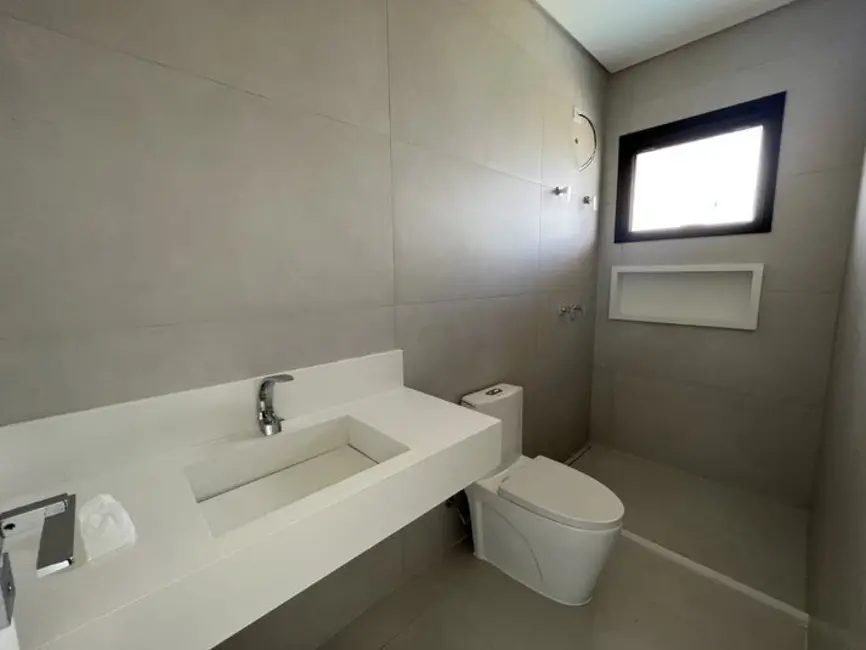 Foto 2 de Casa com 4 quartos à venda, 350m2 em Sao Jose Dos Campos - SP
