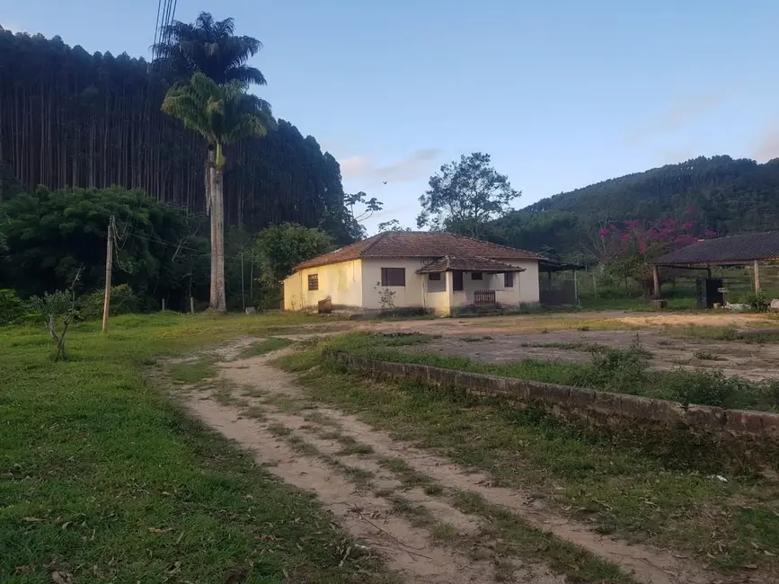 Fazenda / Haras com 10 quartos à venda, 500m2 em Centro, Paraibuna - SP - imagem 2 Foto 2 de Fazenda / Haras com 10 quartos à venda, 500m2 em Centro, Paraibuna - SP