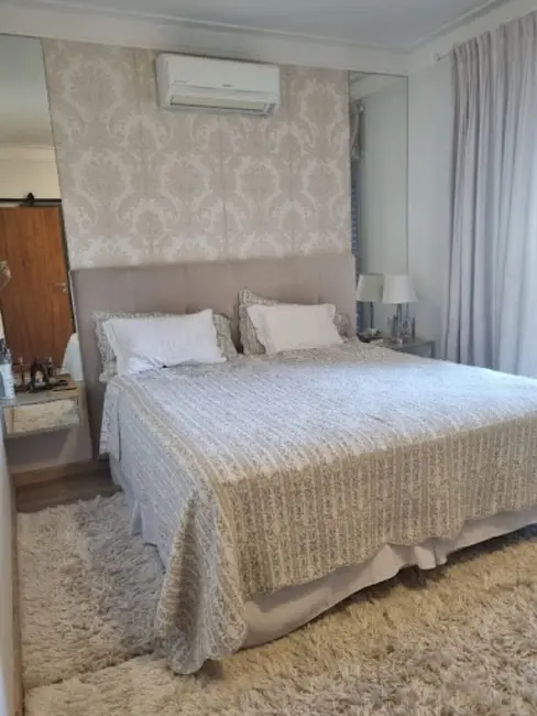 Casa com 4 quartos à venda, 253m2 em Sao Jose Dos Campos - SP - imagem 4 Foto 4 de Casa com 4 quartos à venda, 253m2 em Sao Jose Dos Campos - SP