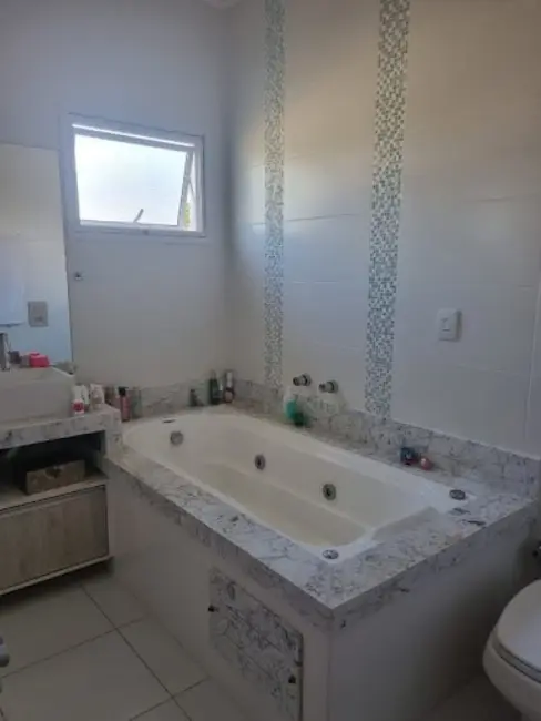 Casa com 4 quartos à venda, 253m2 em Sao Jose Dos Campos - SP - imagem 8 Foto 8 de Casa com 4 quartos à venda, 253m2 em Sao Jose Dos Campos - SP