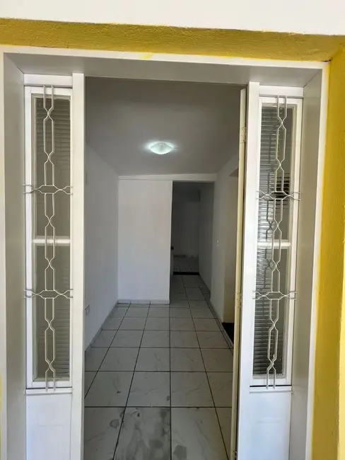 Casa com 3 quartos à venda, 81m2 em Sao Jose Dos Campos - SP - imagem 3 Foto 3 de Casa com 3 quartos à venda, 81m2 em Sao Jose Dos Campos - SP