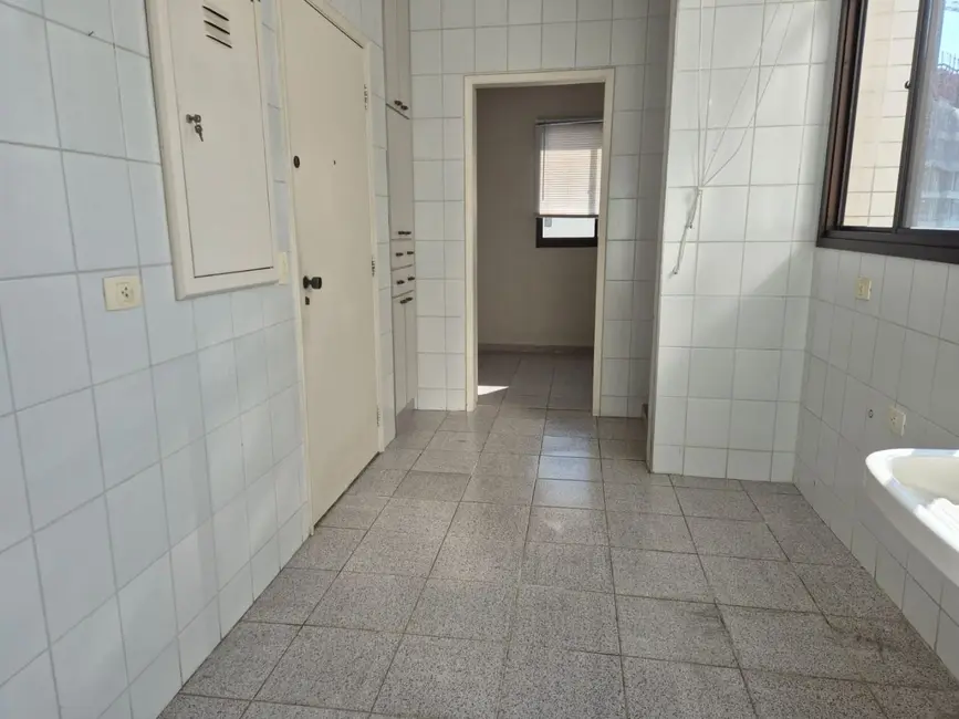 Apartamento com 4 quartos à venda, 195m2 em Sao Jose Dos Campos - SP - imagem 9 Foto 9 de Apartamento com 4 quartos à venda, 195m2 em Sao Jose Dos Campos - SP