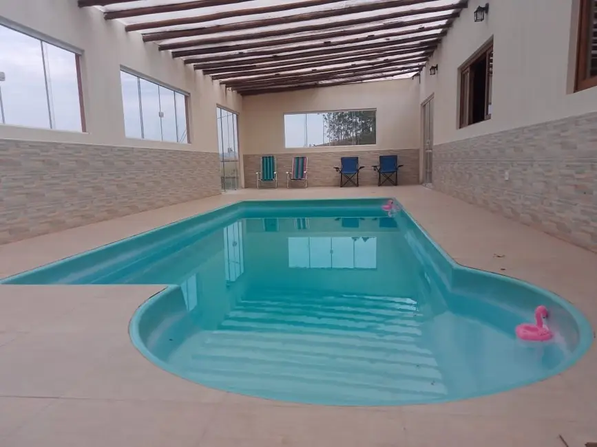 Chácara com 4 quartos à venda, 500m2 em Centro, Paraibuna - SP - imagem 1 Foto 1 de Chácara com 4 quartos à venda, 500m2 em Centro, Paraibuna - SP