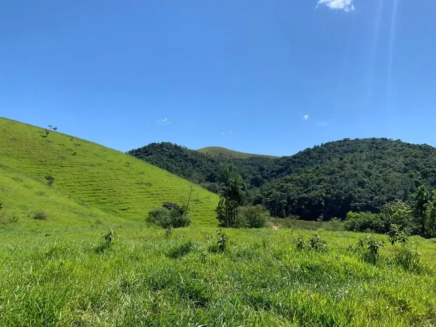 Sítio / Rancho com 3 quartos à venda, 300m2 em Sao Jose Dos Campos - SP - imagem 8 Foto 8 de Sítio / Rancho com 3 quartos à venda, 300m2 em Sao Jose Dos Campos - SP