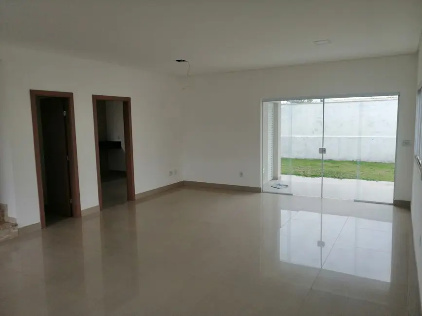 Foto 6 de Sobrado com 3 quartos à venda, 214m2 em Cacapava - SP