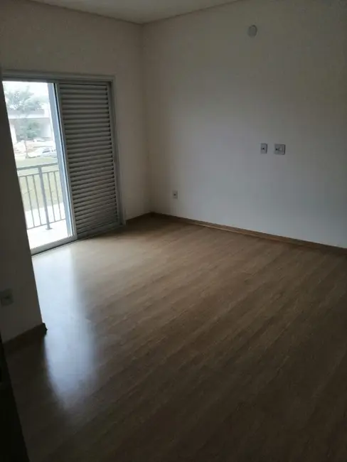 Foto 8 de Sobrado com 3 quartos à venda, 214m2 em Cacapava - SP
