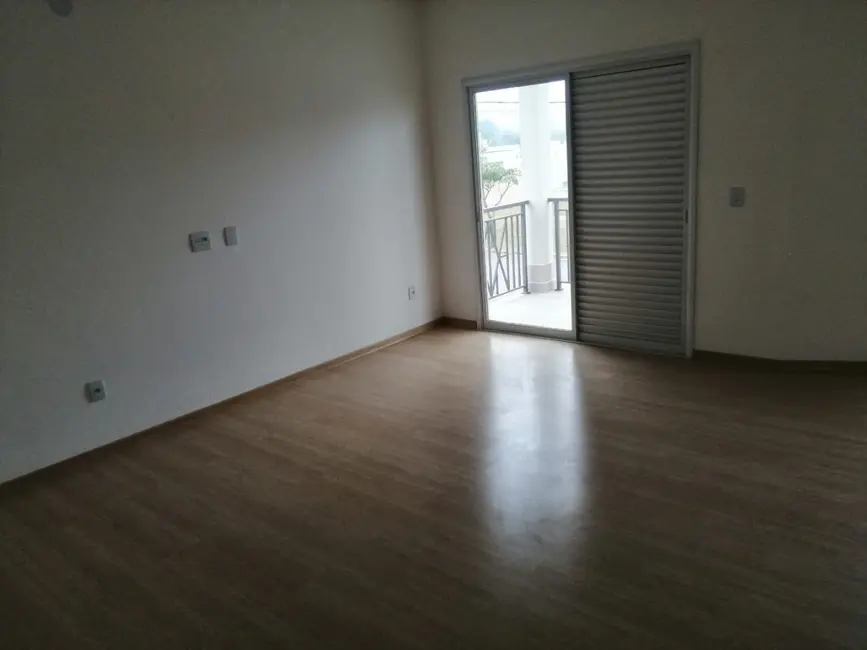 Foto 9 de Sobrado com 3 quartos à venda, 214m2 em Cacapava - SP