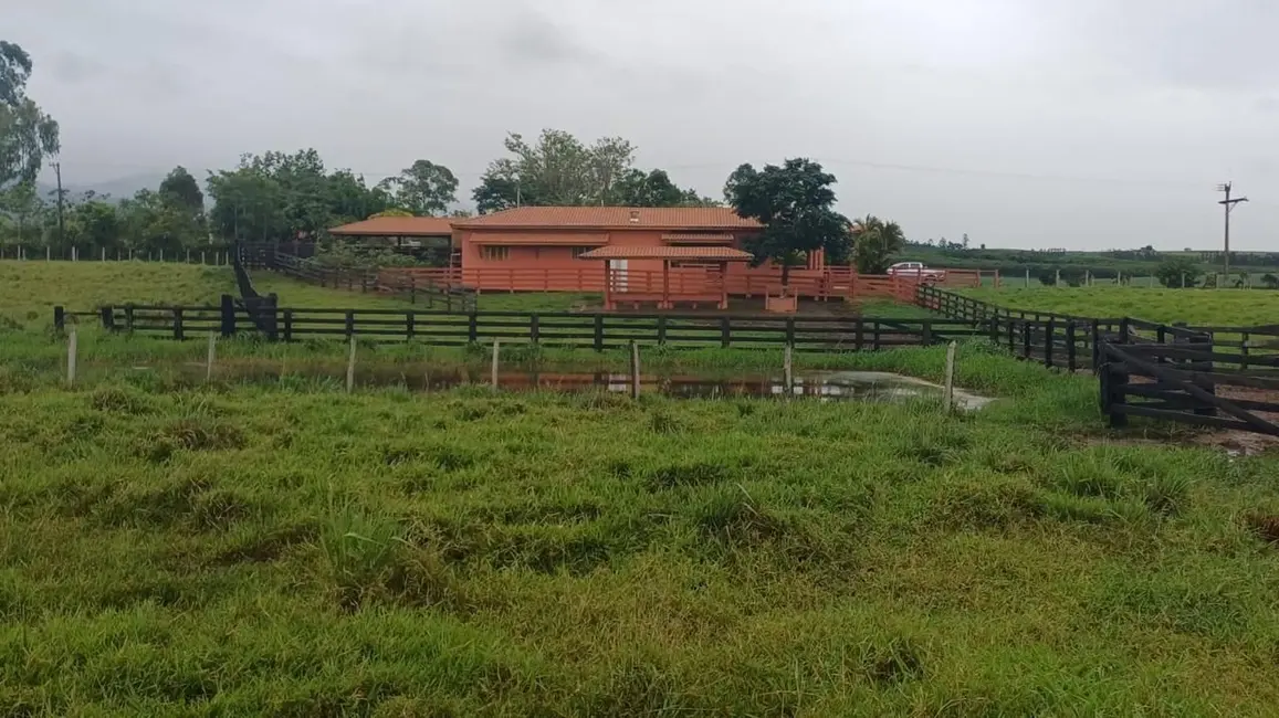 Foto 2 de Sítio / Rancho com 1 quarto à venda, 100m2 em Centro, Guaratingueta - SP