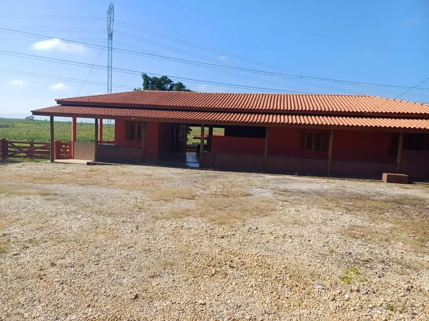 Foto 4 de Sítio / Rancho com 1 quarto à venda, 100m2 em Centro, Guaratingueta - SP
