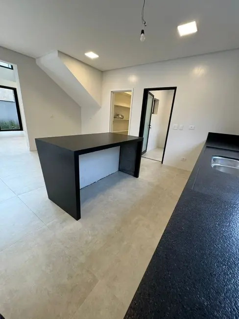 Casa de Condomínio com 4 quartos à venda, 400m2 em Sao Jose Dos Campos - SP - imagem 5 Foto 5 de Casa de Condomínio com 4 quartos à venda, 400m2 em Sao Jose Dos Campos - SP