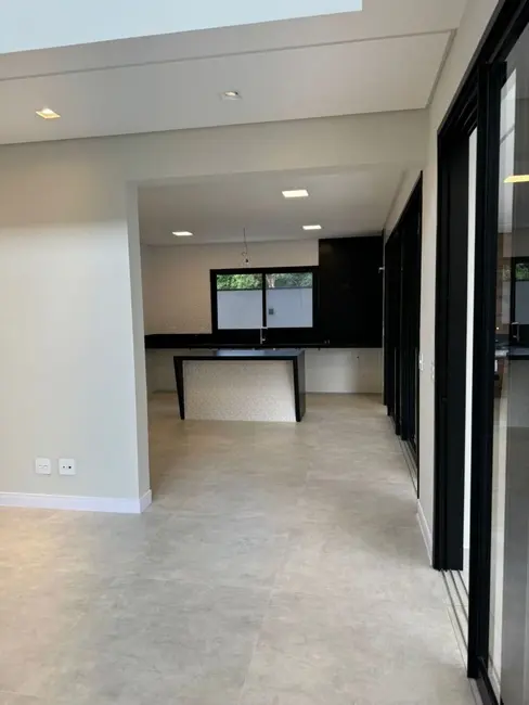 Casa de Condomínio com 4 quartos à venda, 400m2 em Sao Jose Dos Campos - SP - imagem 9 Foto 9 de Casa de Condomínio com 4 quartos à venda, 400m2 em Sao Jose Dos Campos - SP