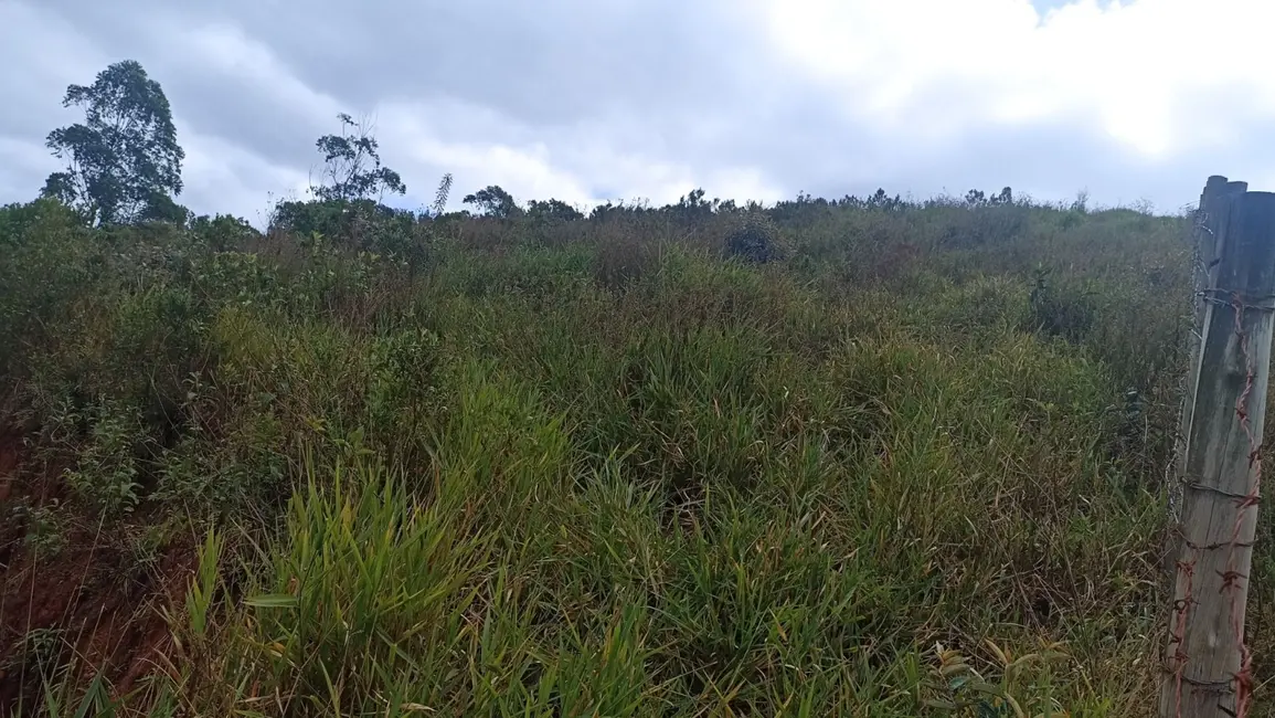 Sítio / Rancho com 3 quartos à venda, 300m2 em Paraibuna - SP - imagem 6 Foto 6 de Sítio / Rancho com 3 quartos à venda, 300m2 em Paraibuna - SP