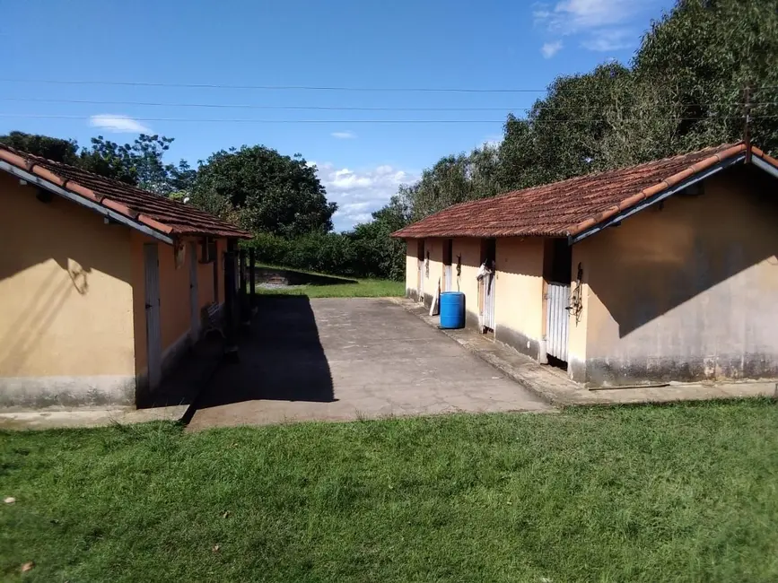 Foto 8 de Sítio / Rancho com 5 quartos à venda, 200m2 em Vila Santos, Cacapava - SP
