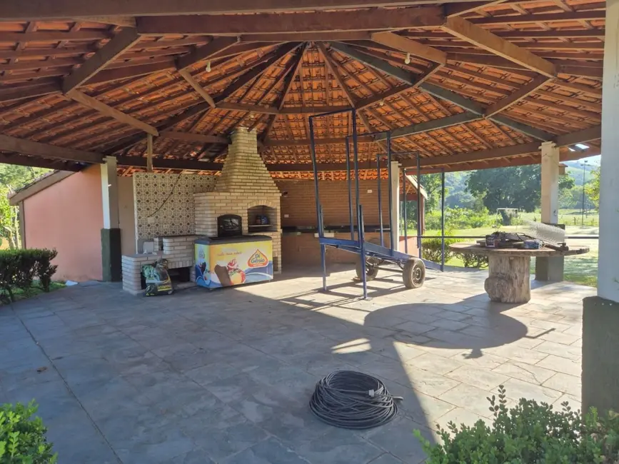 Sítio / Rancho com 3 quartos à venda, 200m2 em Sao Jose Dos Campos - SP - imagem 6 Foto 6 de Sítio / Rancho com 3 quartos à venda, 200m2 em Sao Jose Dos Campos - SP