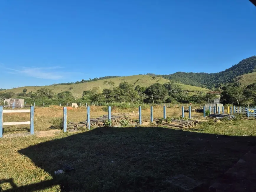 Sítio / Rancho com 3 quartos à venda, 200m2 em Sao Jose Dos Campos - SP - imagem 8 Foto 8 de Sítio / Rancho com 3 quartos à venda, 200m2 em Sao Jose Dos Campos - SP