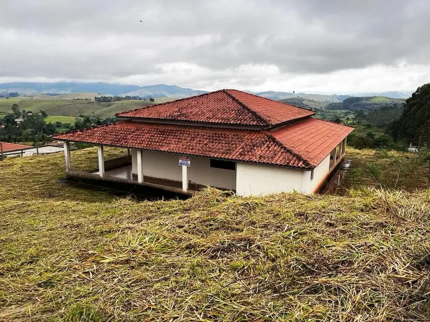 Chácara com 3 quartos à venda, 150m2 em Paraibuna - SP - imagem 1 Foto 1 de Chácara com 3 quartos à venda, 150m2 em Paraibuna - SP