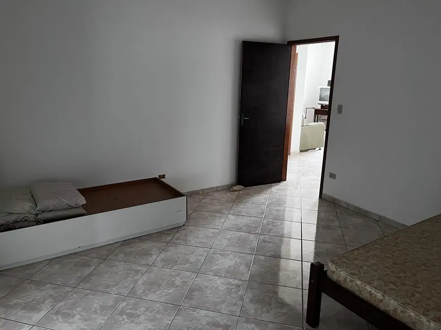 Chácara com 3 quartos à venda, 150m2 em Paraibuna - SP - imagem 4 Foto 4 de Chácara com 3 quartos à venda, 150m2 em Paraibuna - SP
