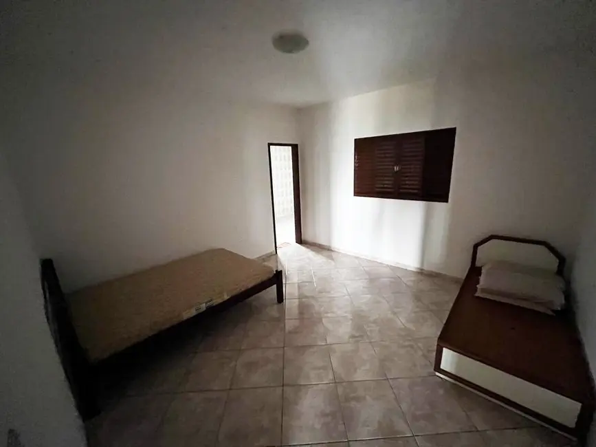 Chácara com 3 quartos à venda, 150m2 em Paraibuna - SP - imagem 5 Foto 5 de Chácara com 3 quartos à venda, 150m2 em Paraibuna - SP