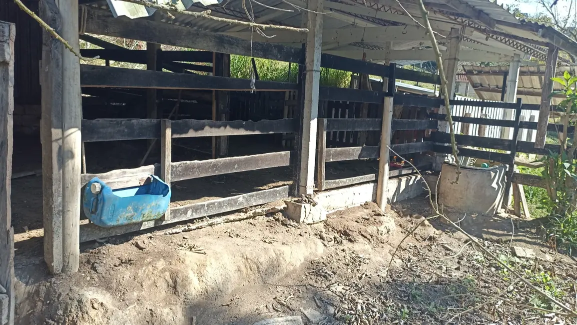 Sítio / Rancho com 3 quartos à venda, 500m2 em Paraibuna - SP - imagem 9 Foto 9 de Sítio / Rancho com 3 quartos à venda, 500m2 em Paraibuna - SP