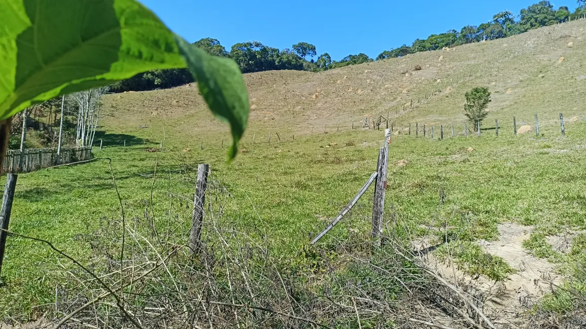 Sítio / Rancho com 3 quartos à venda, 500m2 em Paraibuna - SP - imagem 1 Foto 1 de Sítio / Rancho com 3 quartos à venda, 500m2 em Paraibuna - SP