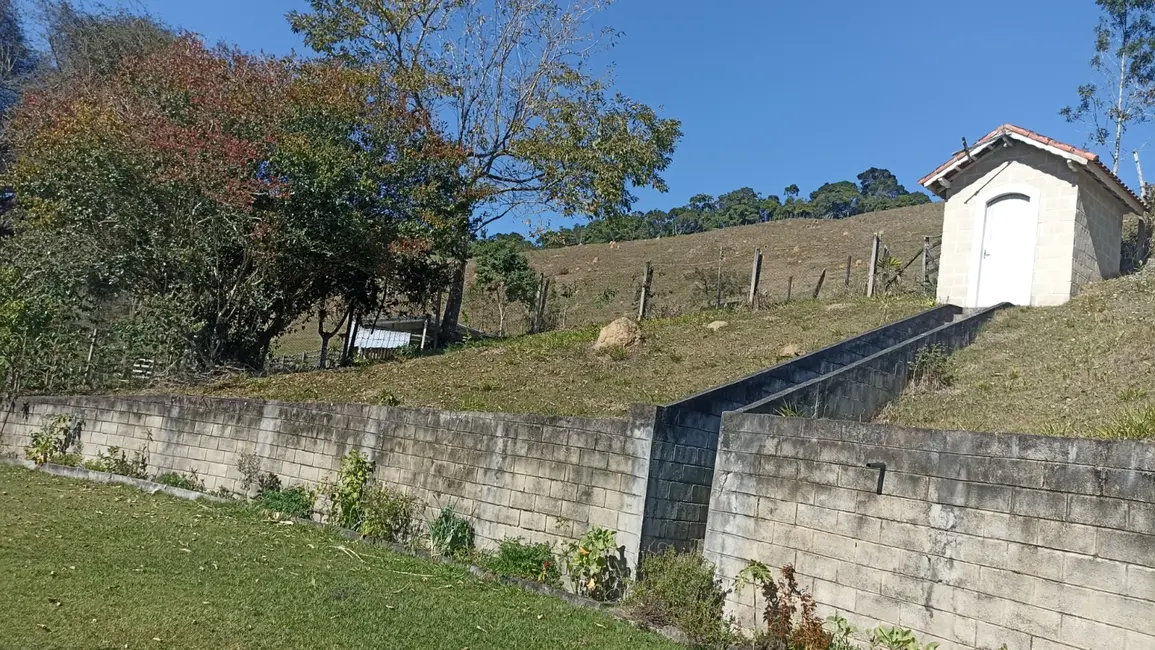 Sítio / Rancho com 3 quartos à venda, 500m2 em Paraibuna - SP - imagem 2 Foto 2 de Sítio / Rancho com 3 quartos à venda, 500m2 em Paraibuna - SP