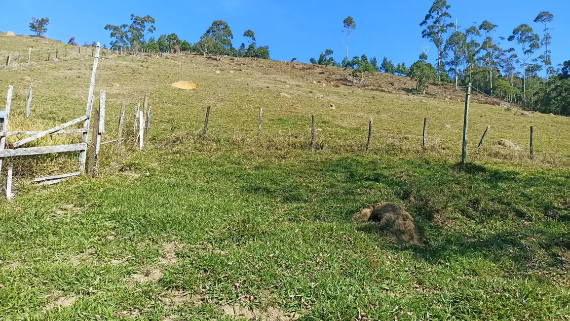 Sítio / Rancho com 3 quartos à venda, 500m2 em Paraibuna - SP - imagem 7 Foto 7 de Sítio / Rancho com 3 quartos à venda, 500m2 em Paraibuna - SP